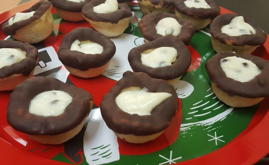 Chocolate Covered Cannoli Cups