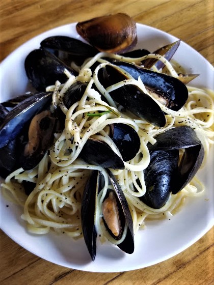 mussels in white wine sauce10