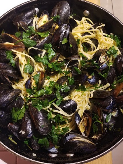 mussels in white wine sauce6