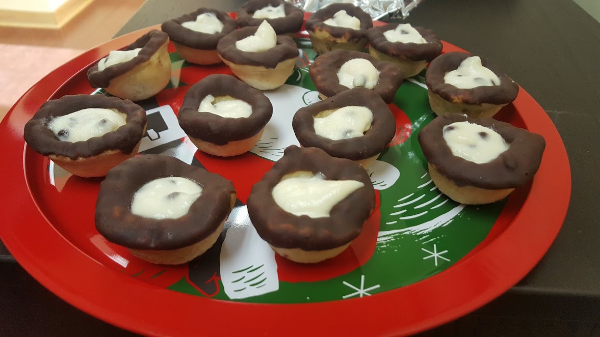 Chocolate Covered Cannoli Cups